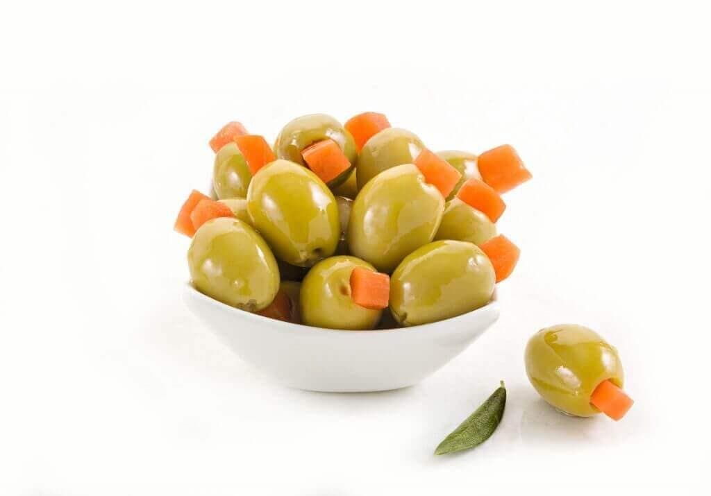 زيتون محشي جزر 500 جم